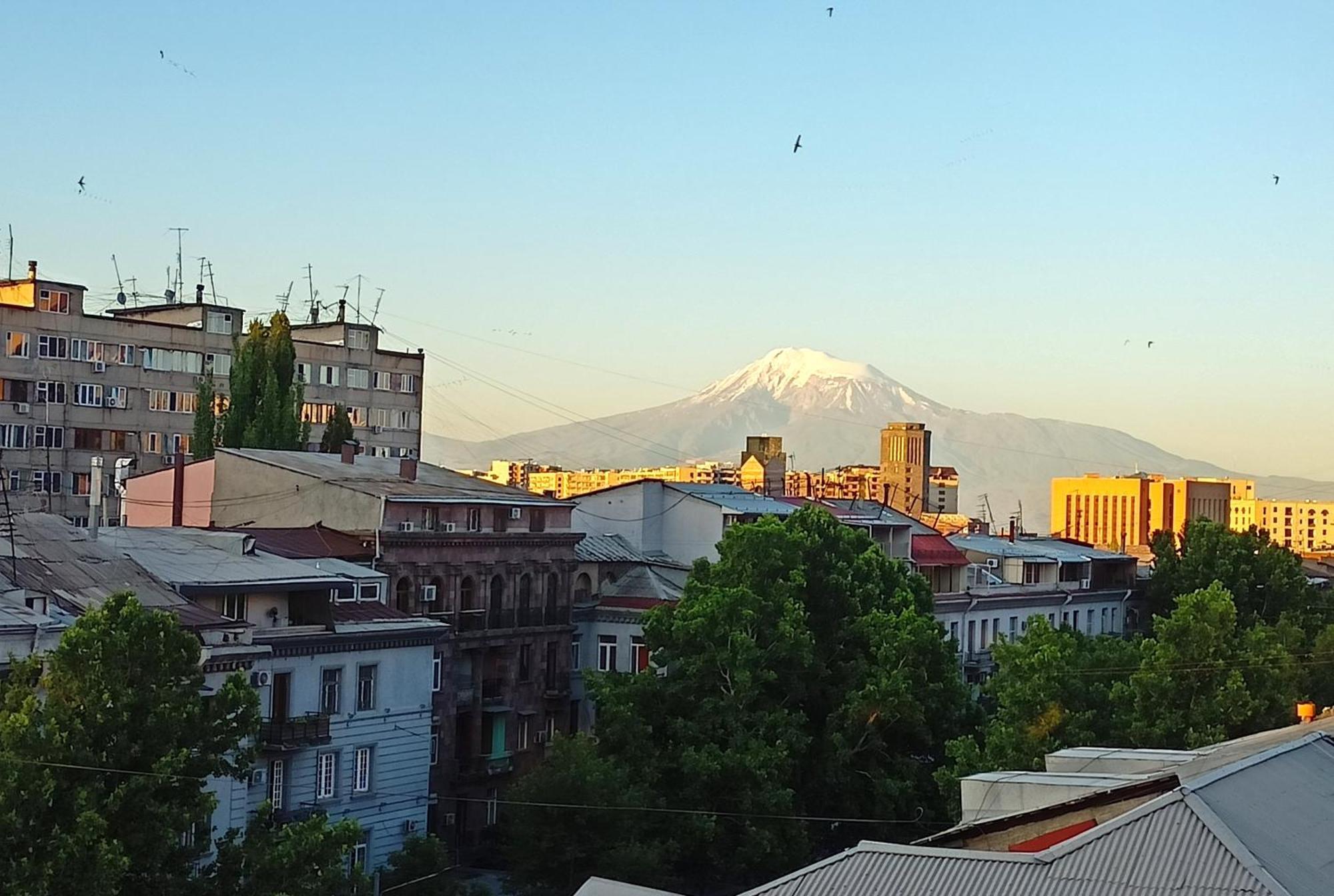 Umba Apartment N3 - Balcony And Mount Ararat View Jerevan Exteriör bild