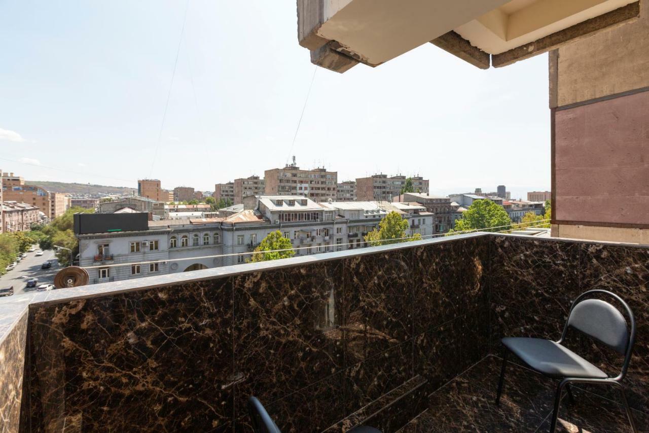 Umba Apartment N3 - Balcony And Mount Ararat View Jerevan Exteriör bild